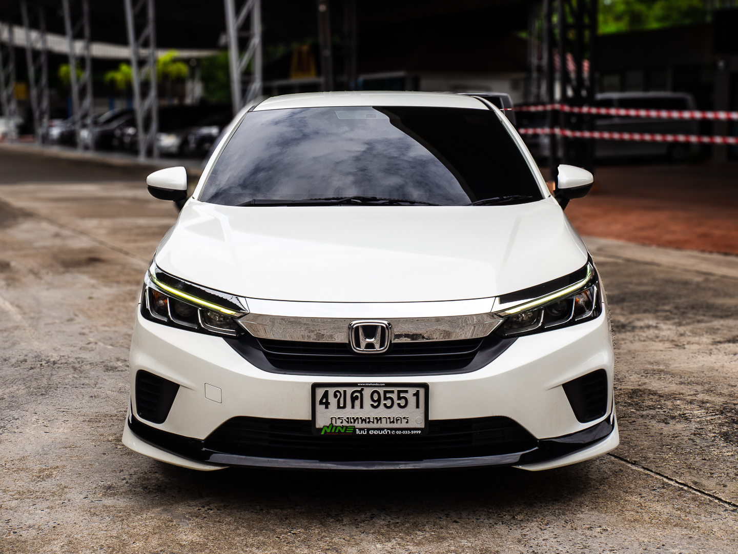 2023 Honda City สีขาว (รูปที่ 2)