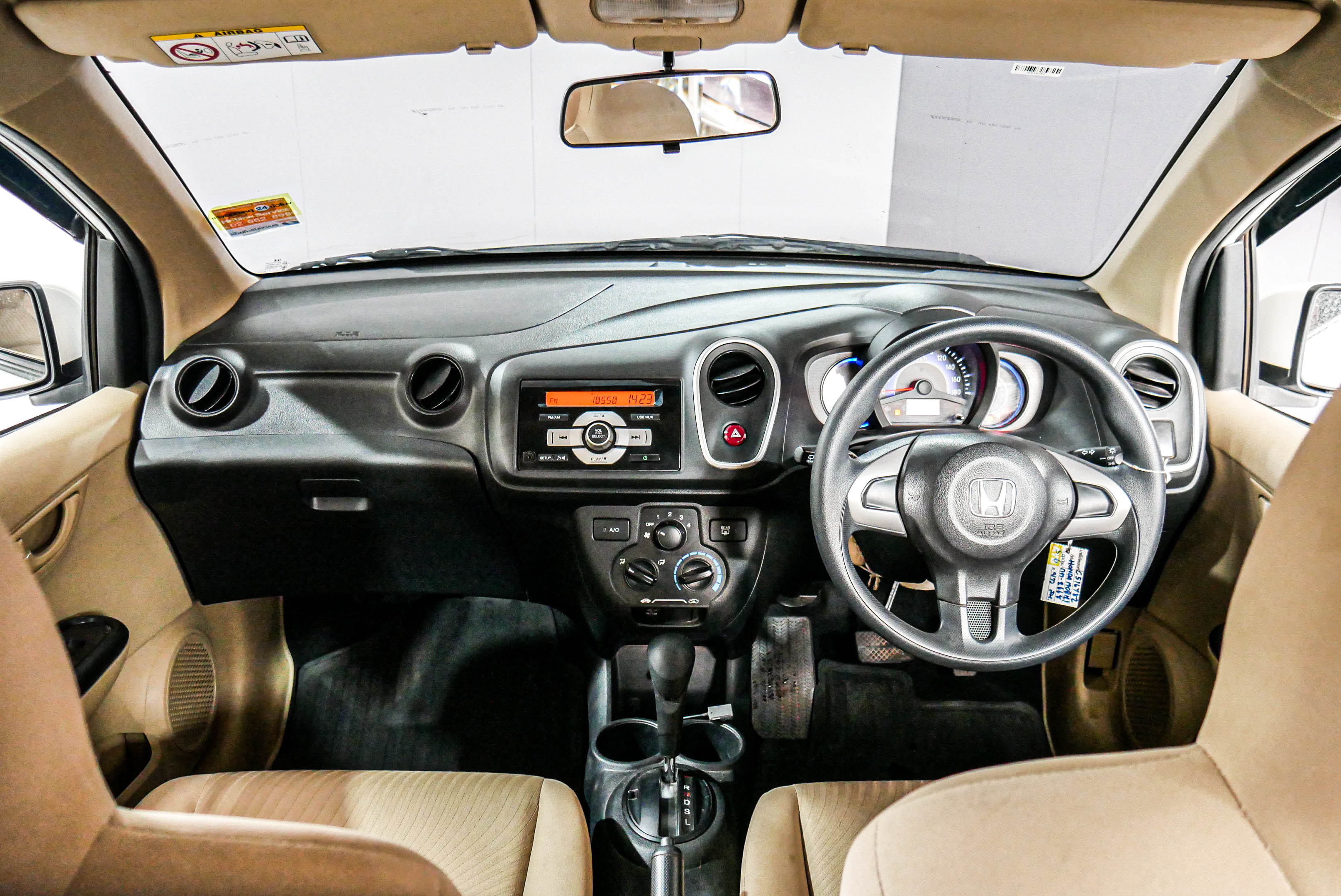 Honda MOBILIO 1.5 V ปี 2014 สีขาว (รูปที่ 4)