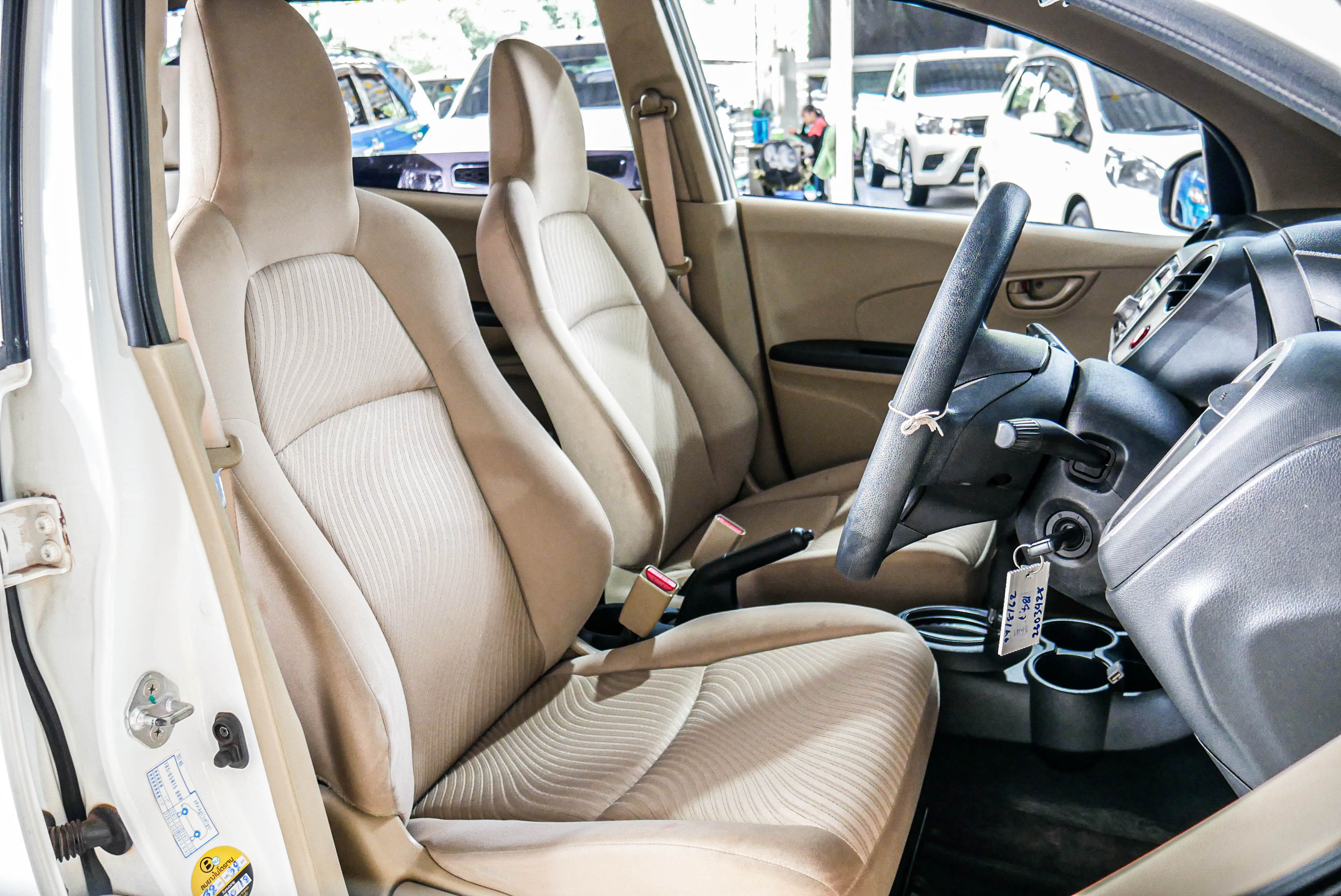 Honda MOBILIO 1.5 V ปี 2014 สีขาว (รูปที่ 5)
