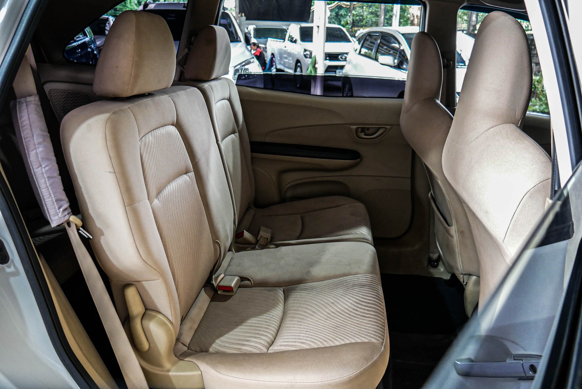 Honda MOBILIO 1.5 V ปี 2014 สีขาว (รูปที่ 8)