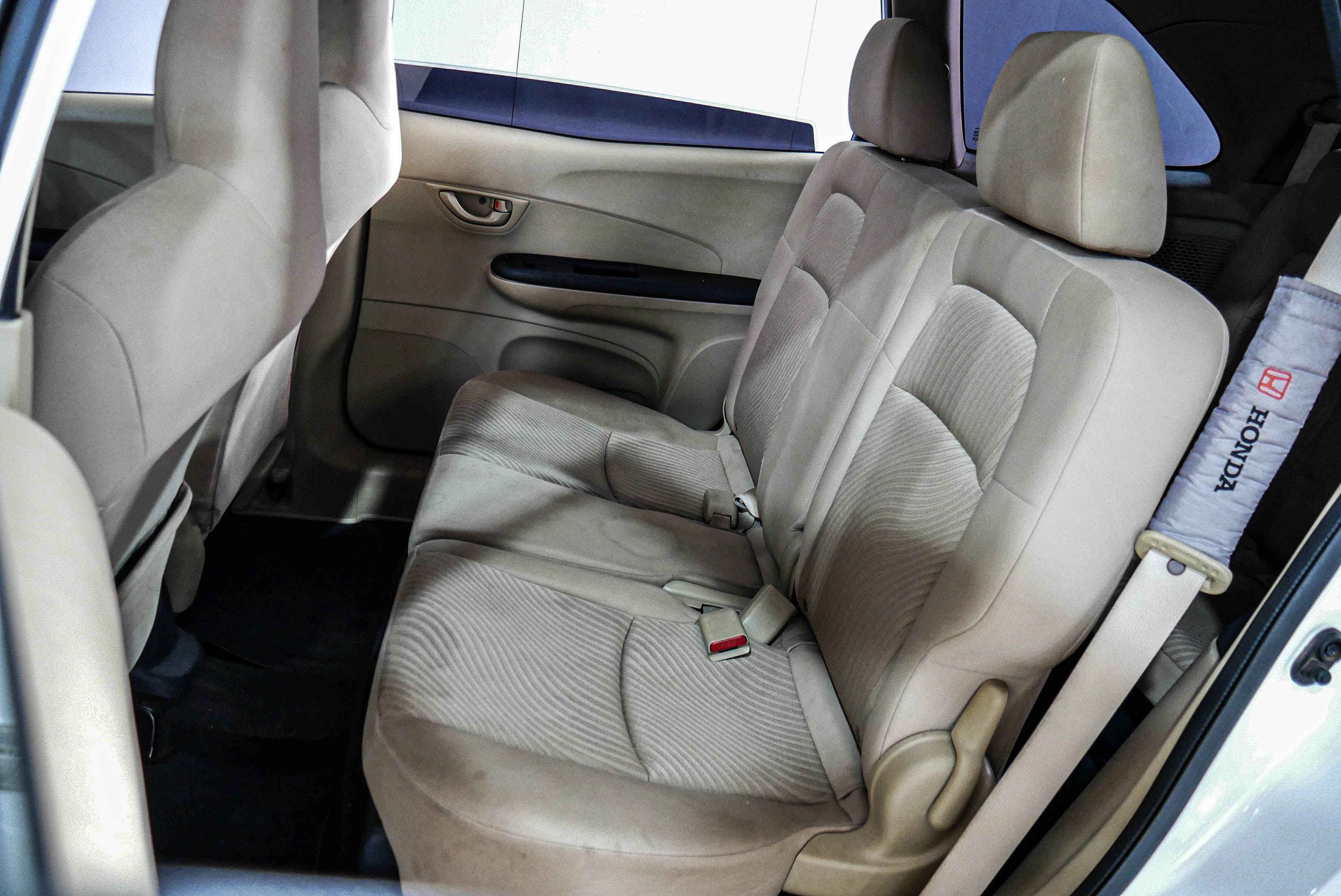 Honda MOBILIO 1.5 V ปี 2014 สีขาว (รูปที่ 9)