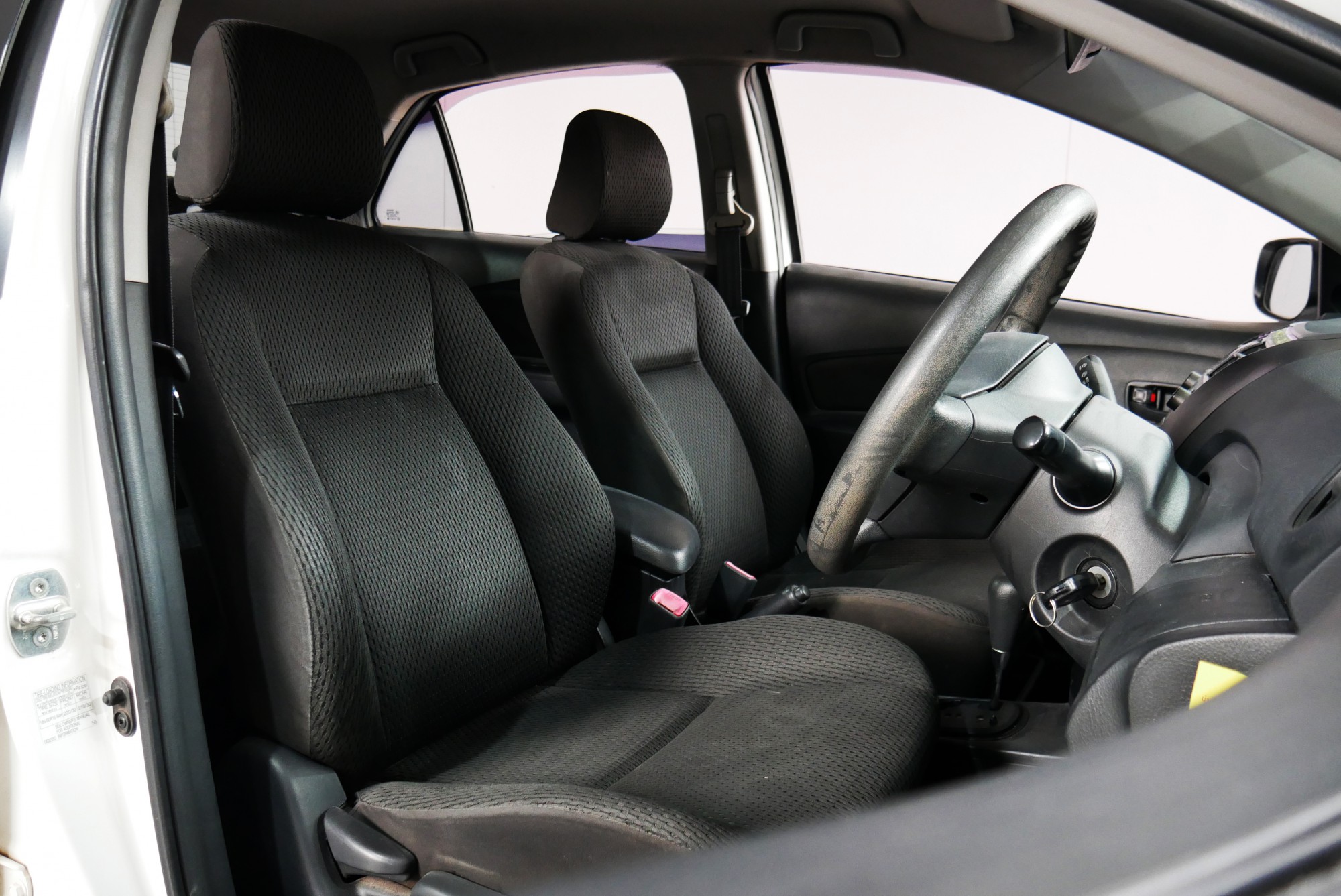 TOYOTA VIOS 1.5 J MINOR CHANGE AT 2011 สีขาว (รูปที่ 6)