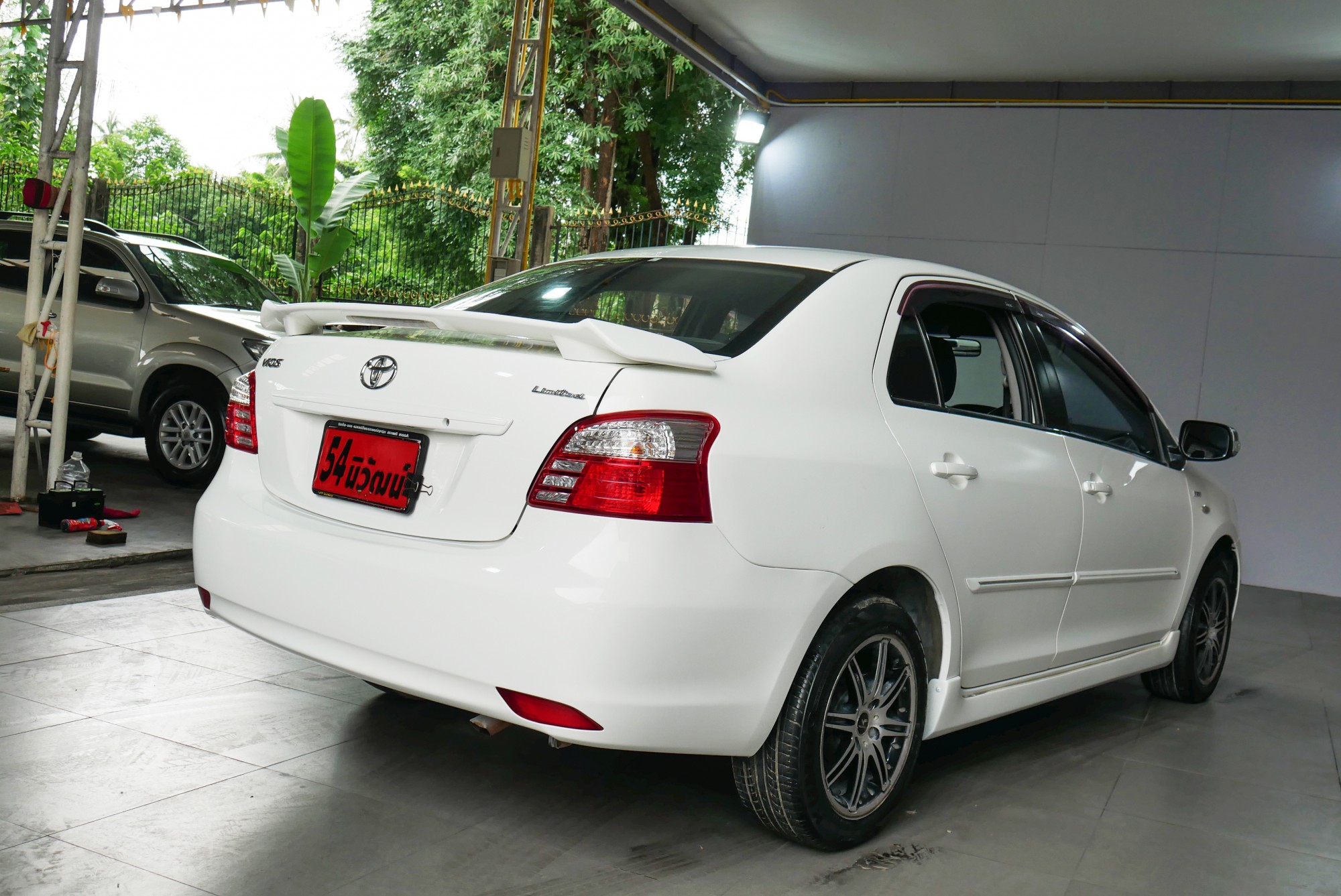 TOYOTA VIOS 1.5 J MINOR CHANGE AT 2011 สีขาว