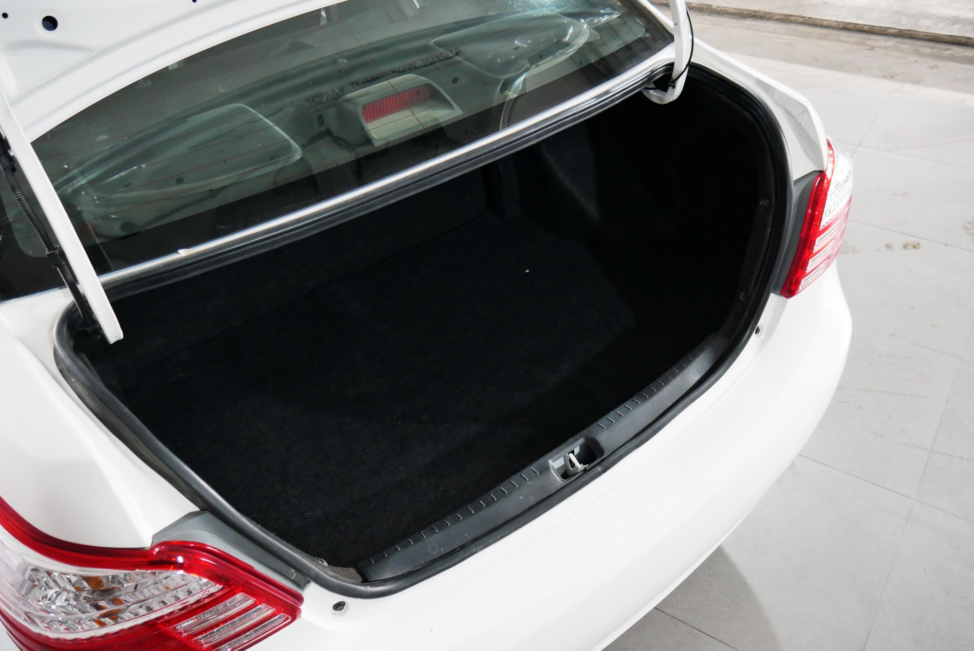 TOYOTA VIOS 1.5 J MINOR CHANGE AT 2011 สีขาว (รูปที่ 13)