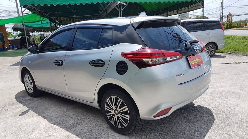 Toyota Yaris Ativ ปี 2018 สีเงิน