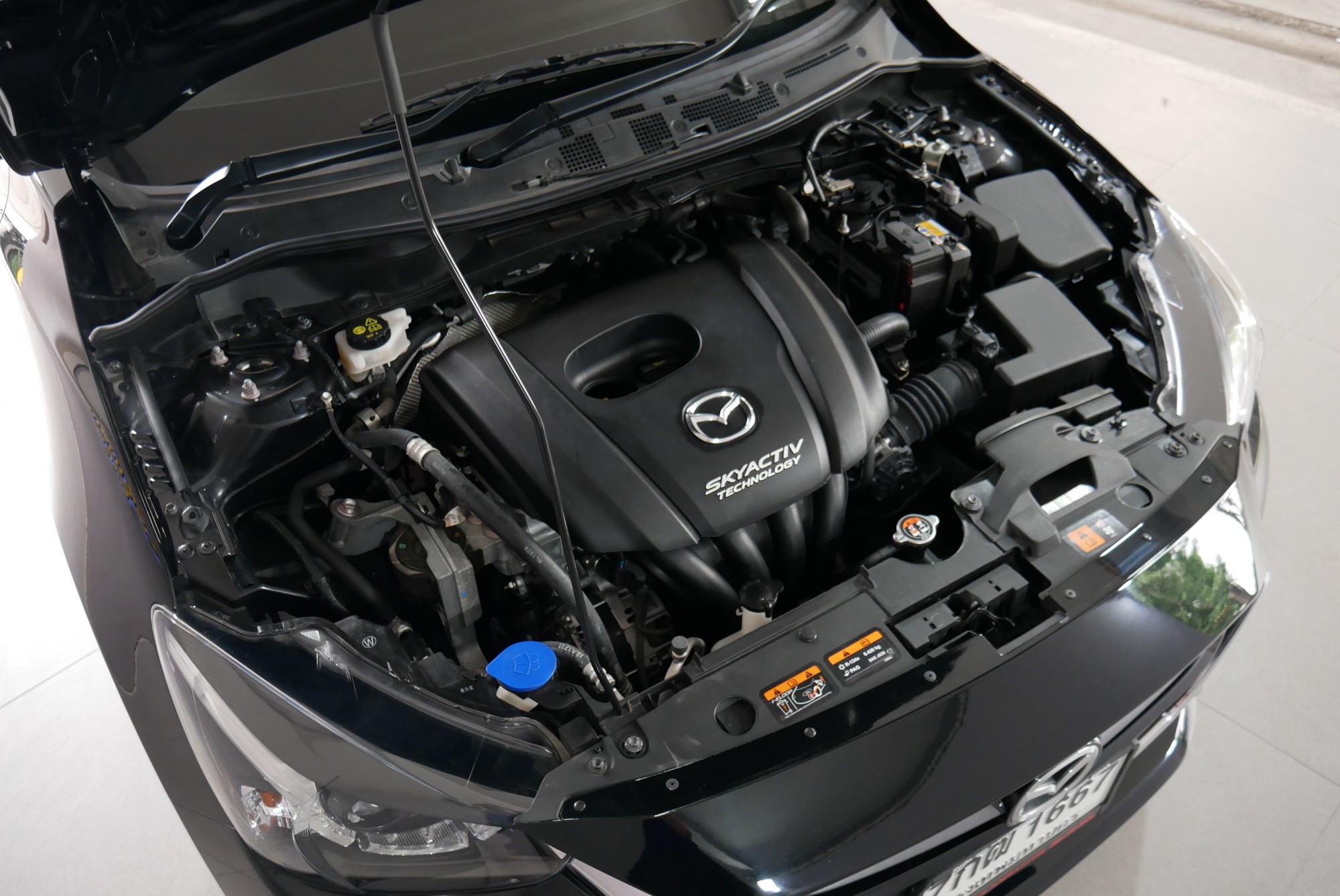 MAZDA 2 1.3 SKYACTIV SPORT HIGHT CONNECT AT Hatchback (5 ประตู) ปี 2018 สีดำ (รูปที่ 4)