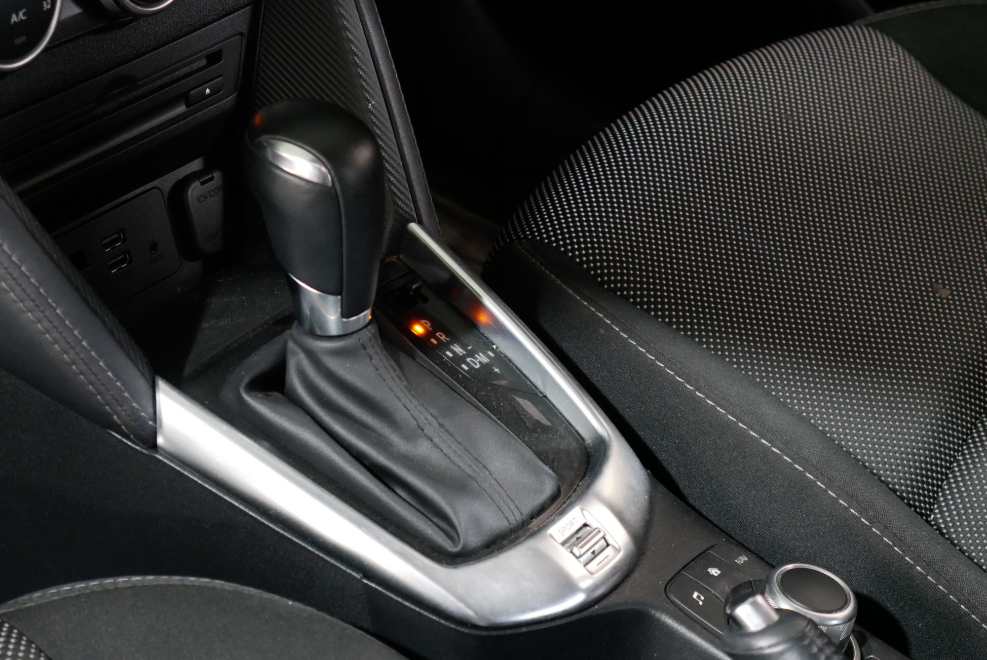 MAZDA 2 1.3 SKYACTIV SPORT HIGHT CONNECT AT Hatchback (5 ประตู) ปี 2018 สีดำ (รูปที่ 13)