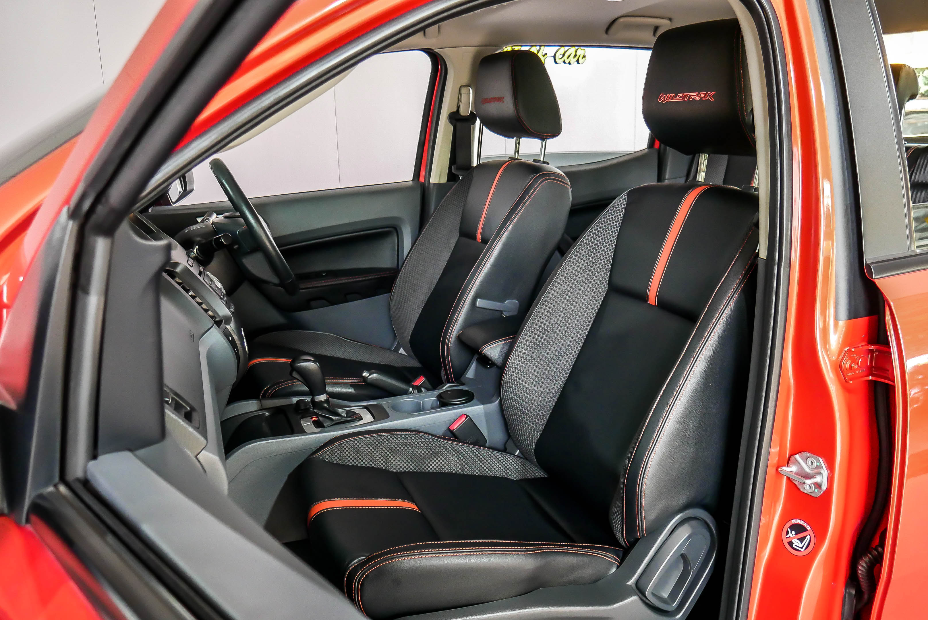 FORD RANGER DOUBLECAB 3.2 WILDTACK 4WD. AT ปี 2013 สีส้ม (รูปที่ 5)