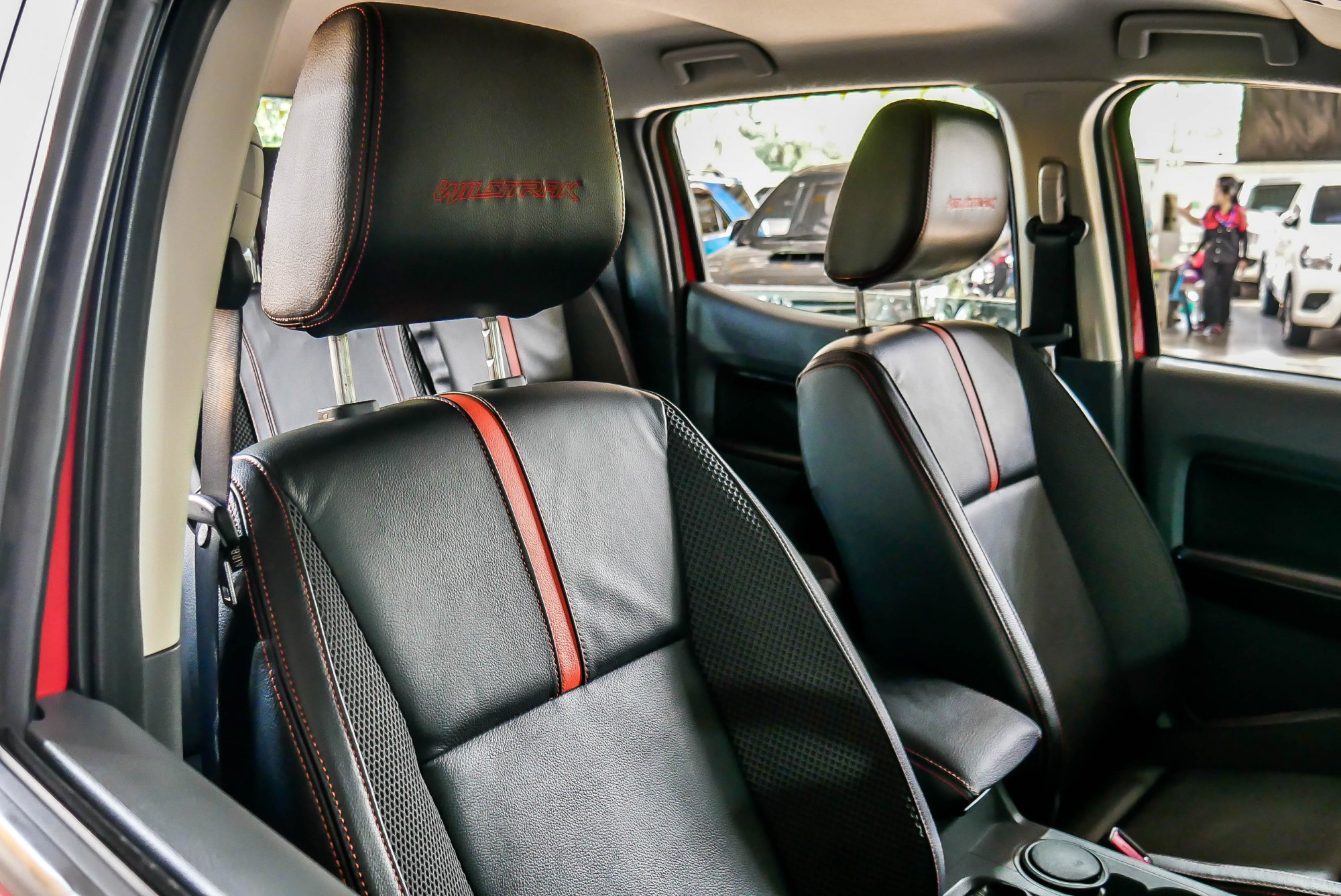 FORD RANGER DOUBLECAB 3.2 WILDTACK 4WD. AT ปี 2013 สีส้ม (รูปที่ 8)