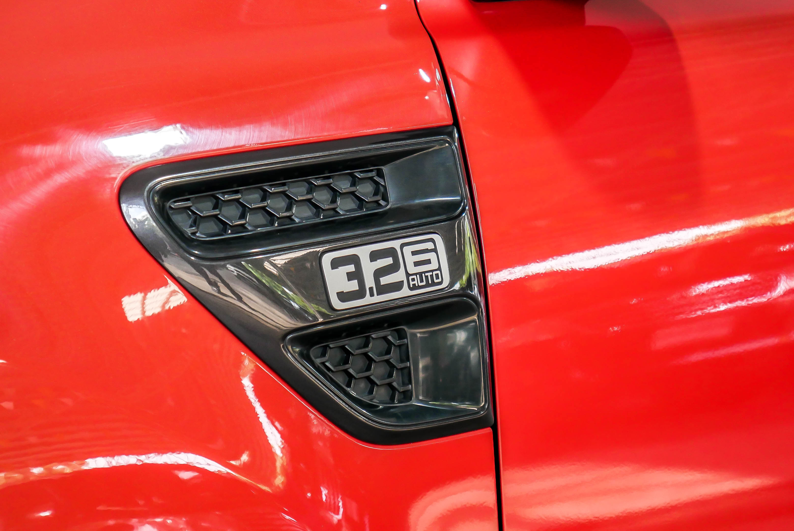 FORD RANGER DOUBLECAB 3.2 WILDTACK 4WD. AT ปี 2013 สีส้ม (รูปที่ 20)