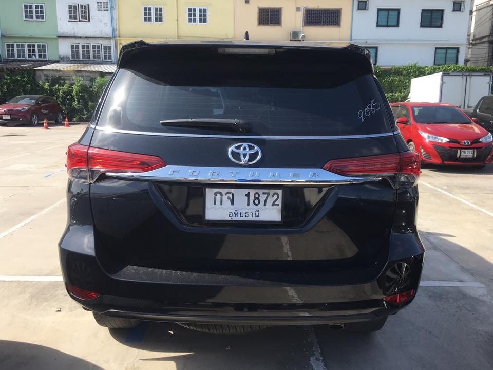 Toyota Fortuner GEN 2 ปี 2016 สีดำ