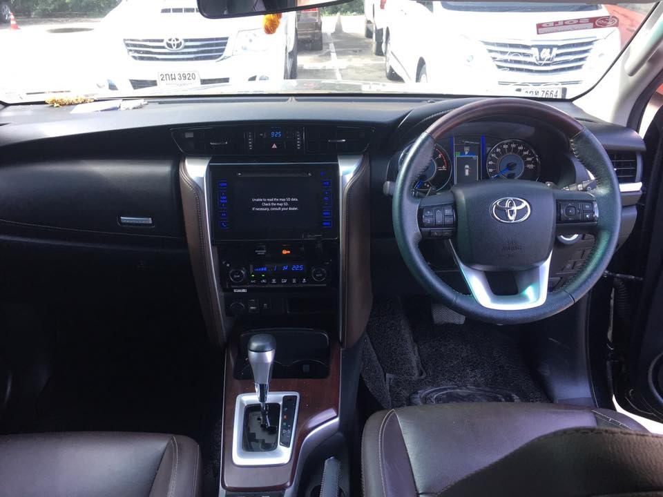 Toyota Fortuner GEN 2 ปี 2016 สีดำ (รูปที่ 8)
