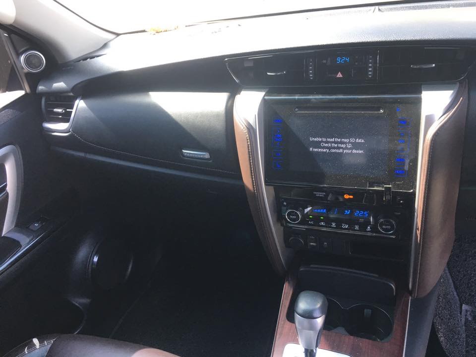 Toyota Fortuner GEN 2 ปี 2016 สีดำ (รูปที่ 9)