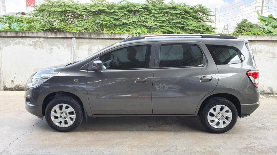 Chevrolet Spin ปี 2013 สีเทา (รูปที่ 6)