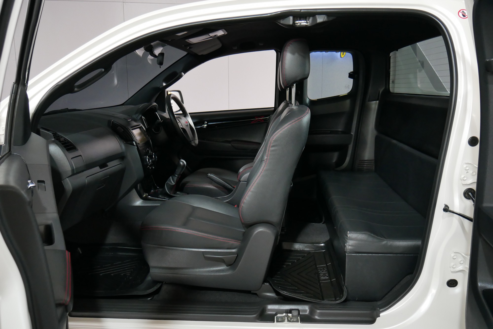ISUZU D-MAX SPACECAB 1.9 HI-LANDER X-SERIES MT ปี 2016 สีขาว (รูปที่ 8)