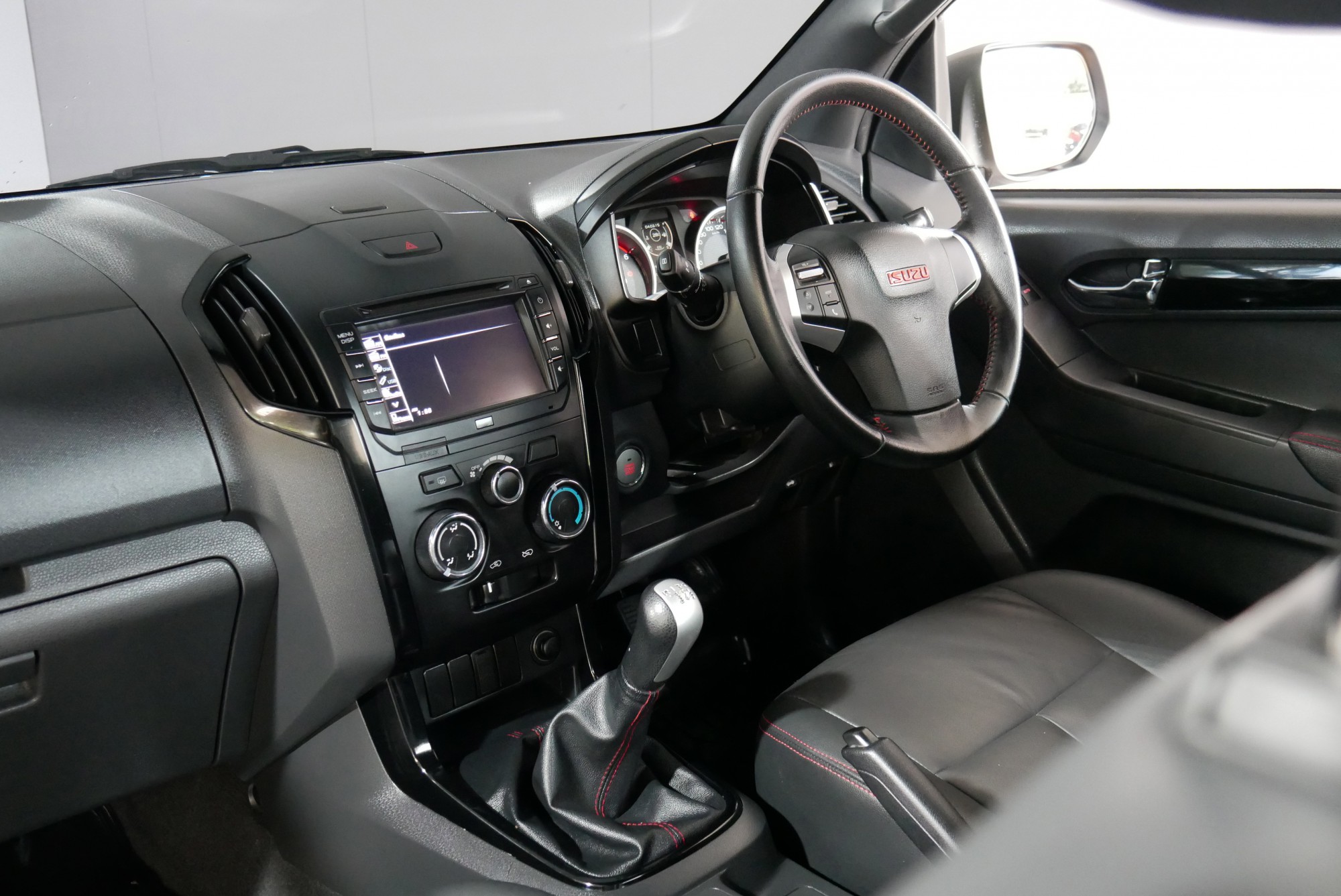 ISUZU D-MAX SPACECAB 1.9 HI-LANDER X-SERIES MT ปี 2016 สีขาว (รูปที่ 10)