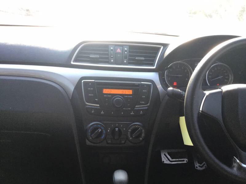 Suzuki Ciaz ปี 2015 สีขาว (รูปที่ 8)