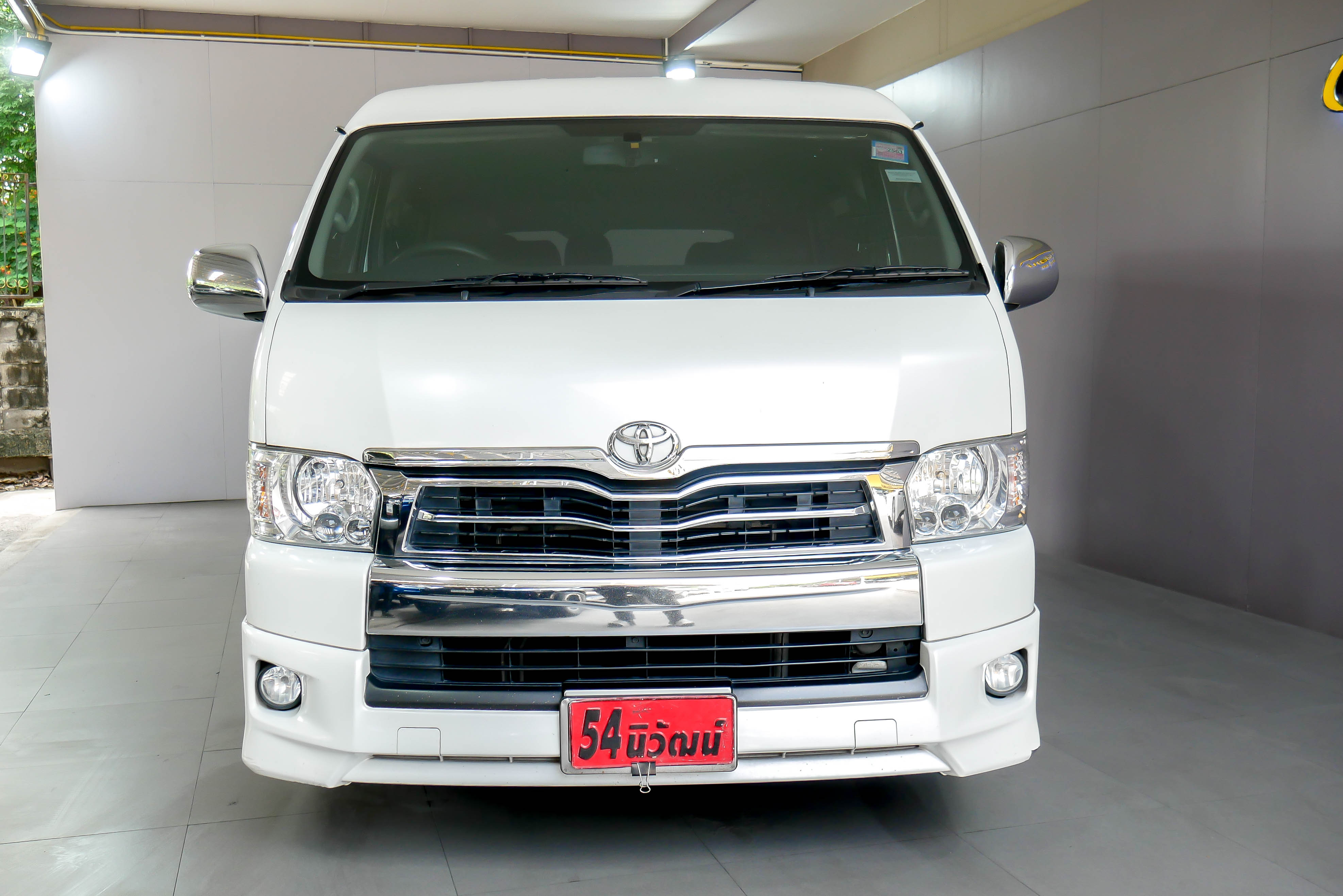 TOYOTA VENTURY 3.0 V AT ปี 2016 สีขาว (รูปที่ 2)