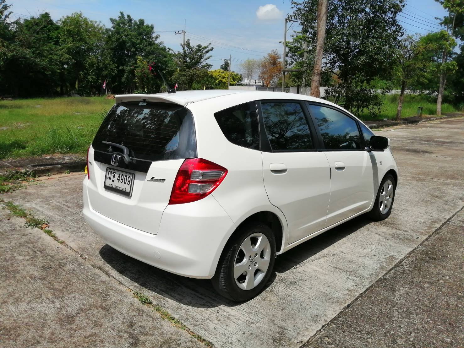 Honda Jazz GE ปี 2008 สีขาว (รูปที่ 6)