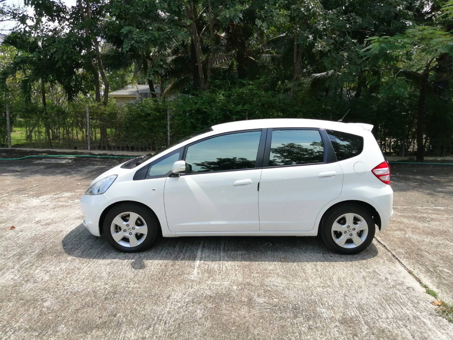 Honda Jazz GE ปี 2008 สีขาว (รูปที่ 10)