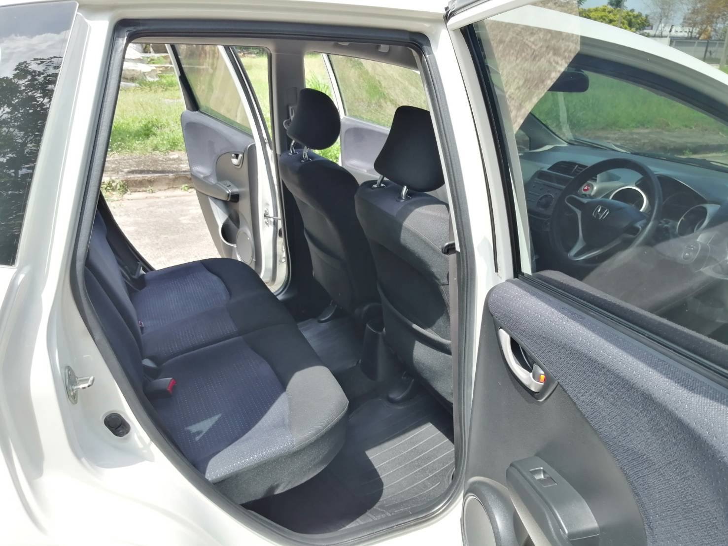 Honda Jazz GE ปี 2008 สีขาว (รูปที่ 7)