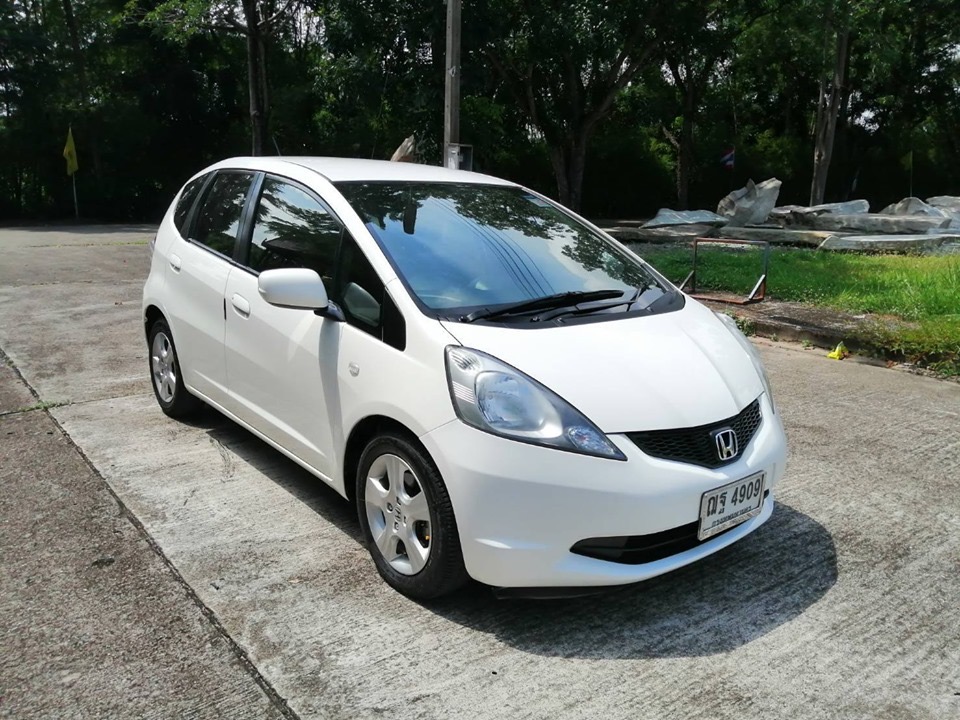 Honda Jazz GE ปี 2008 สีขาว (รูปที่ 9)