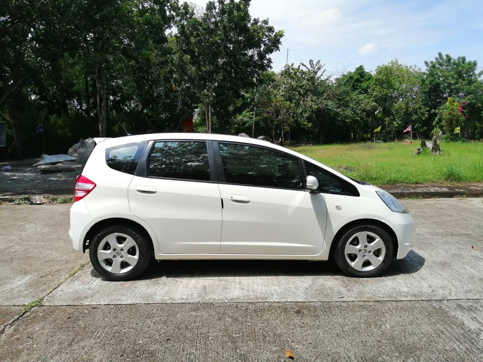Honda Jazz GE ปี 2008 สีขาว (รูปที่ 5)