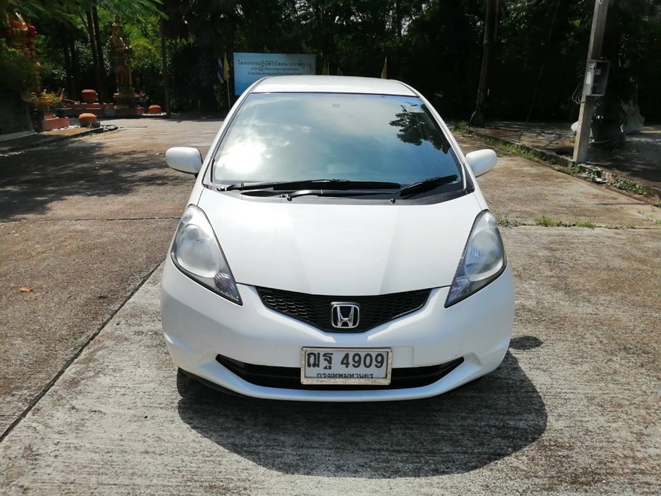 Honda Jazz GE ปี 2008 สีขาว (รูปที่ 13)