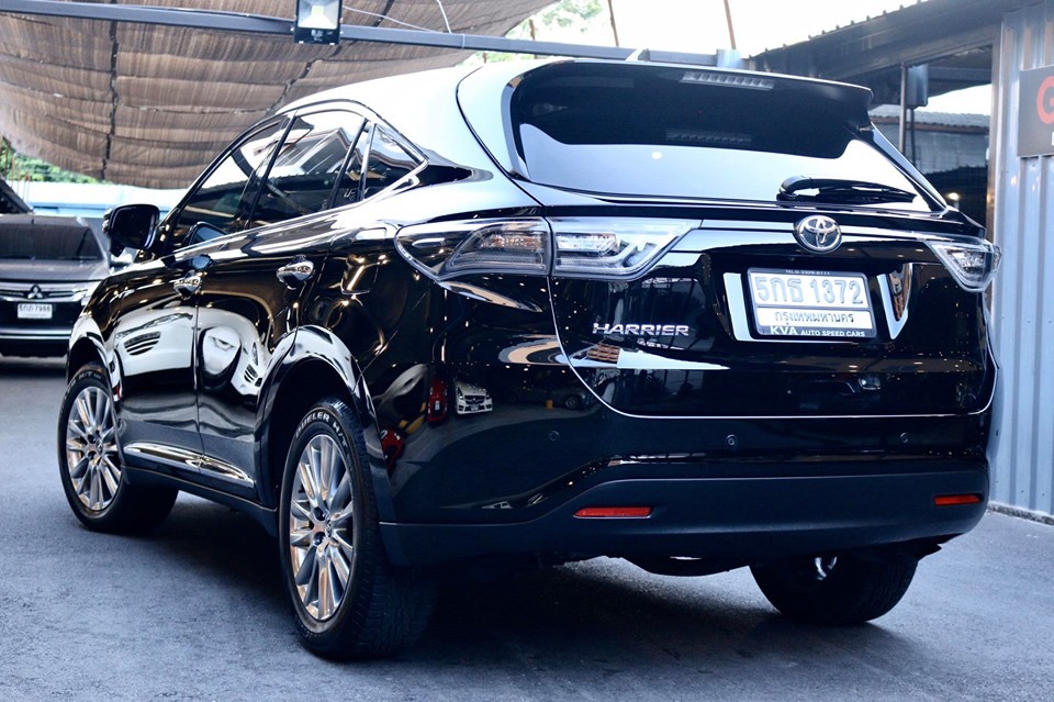 Toyota Harrier ปี 2015 สีดำ (รูปที่ 4)