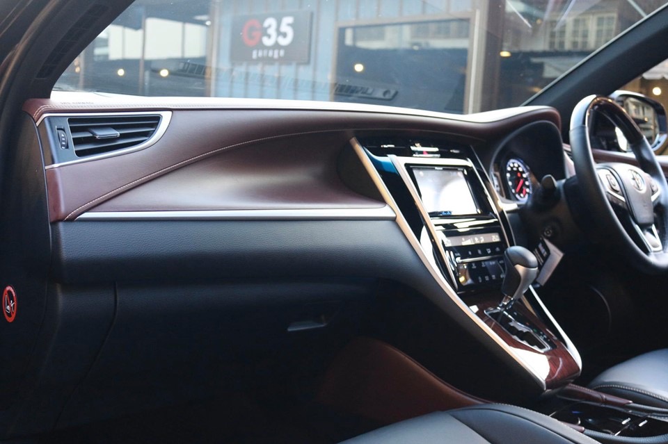 Toyota Harrier ปี 2015 สีดำ (รูปที่ 19)