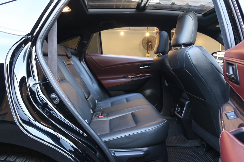 Toyota Harrier ปี 2015 สีดำ (รูปที่ 15)