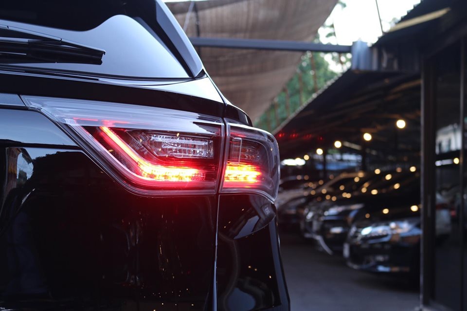 Toyota Harrier ปี 2015 สีดำ (รูปที่ 8)
