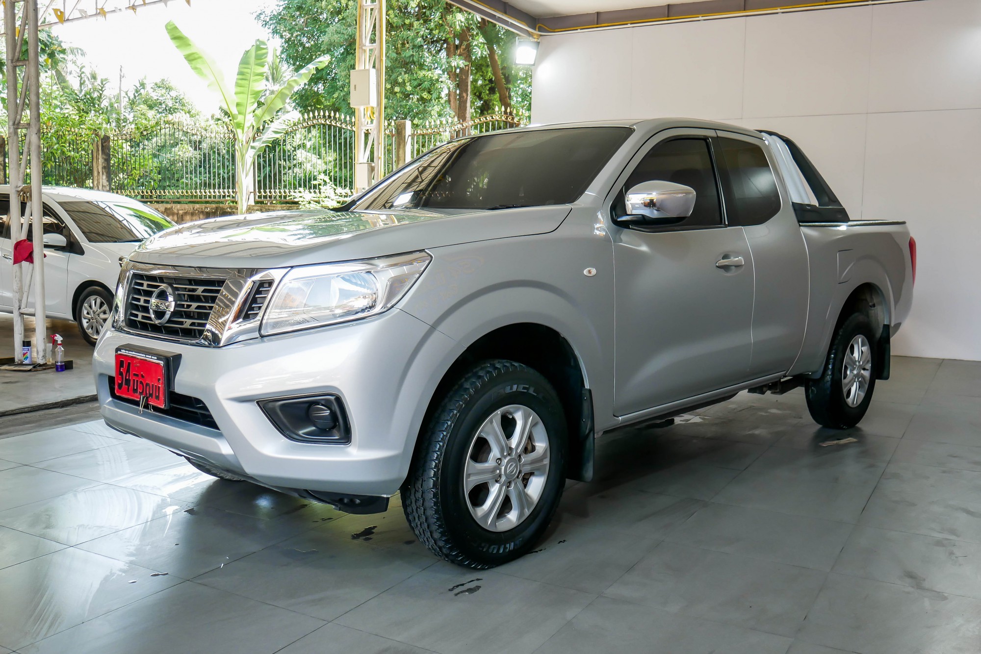 NISSAN NAVARA NP300 KINGCAB 2.5 E MT ปี 2018 สีเงิน