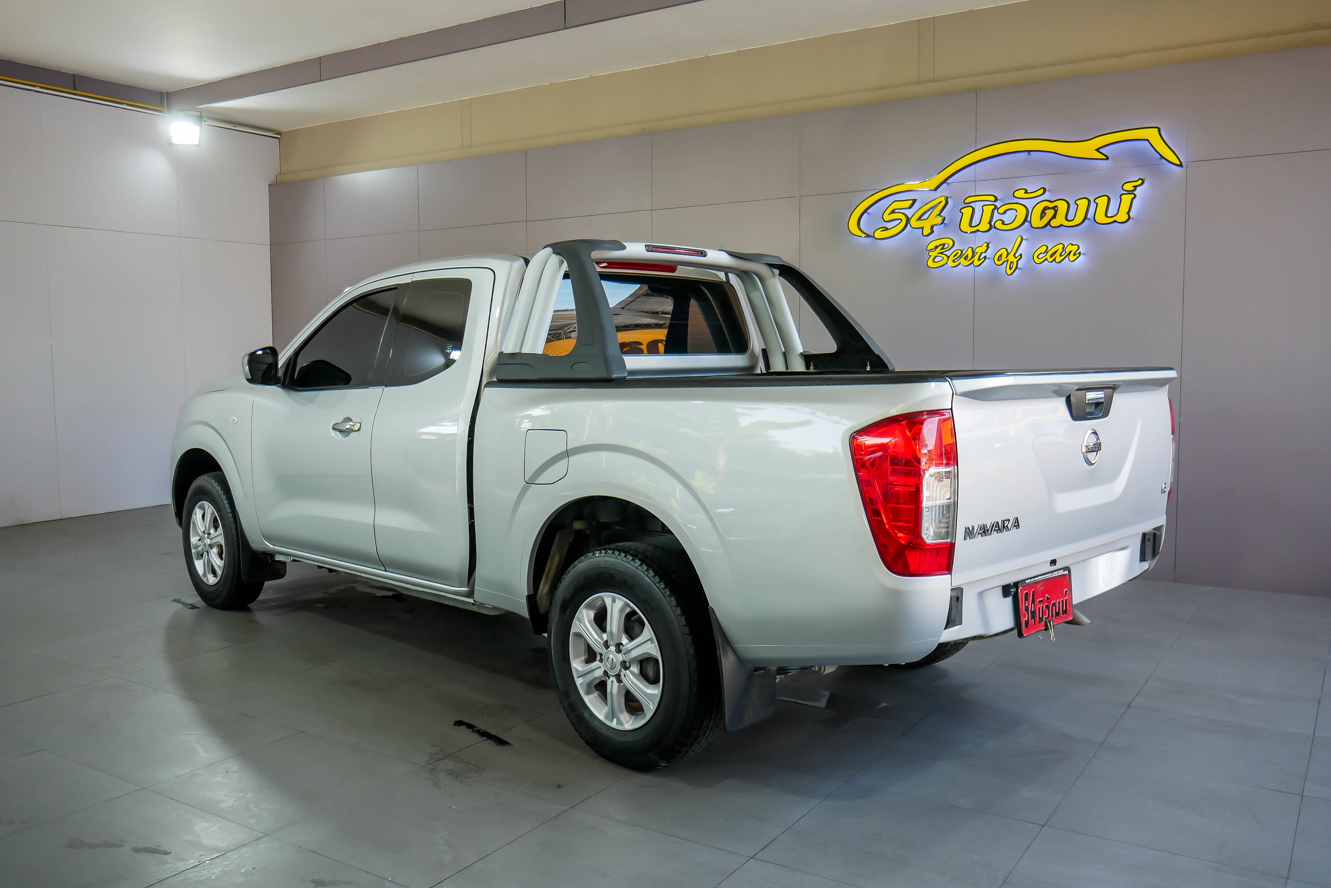 NISSAN NAVARA NP300 KINGCAB 2.5 E MT ปี 2018 สีเงิน