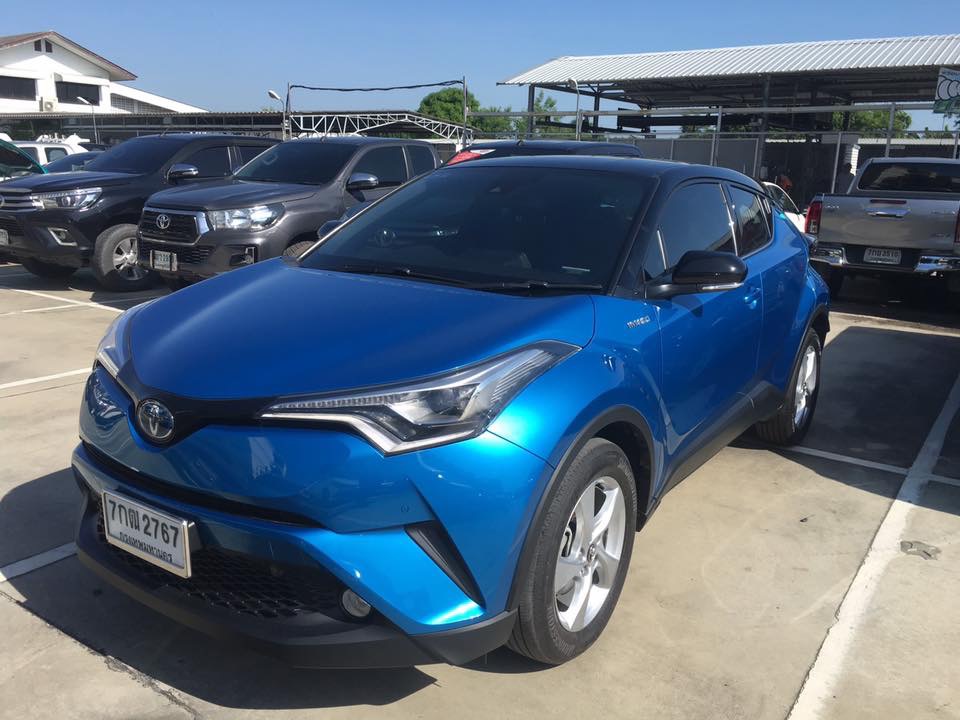 Toyota C-HR ปี 2018 สีน้ำเงิน (รูปที่ 2)