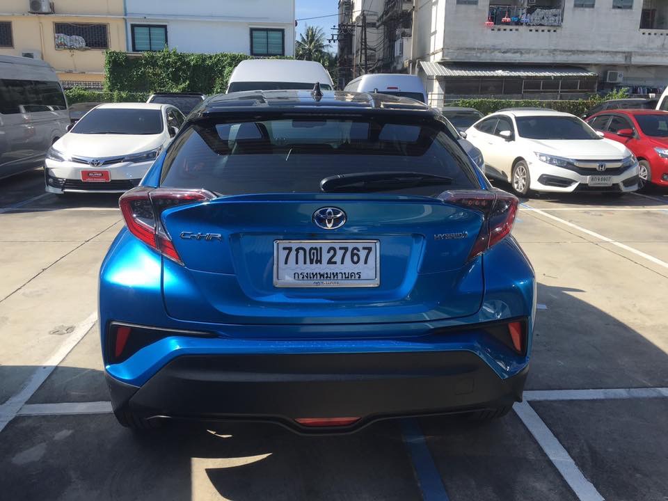 Toyota C-HR ปี 2018 สีน้ำเงิน (รูปที่ 4)