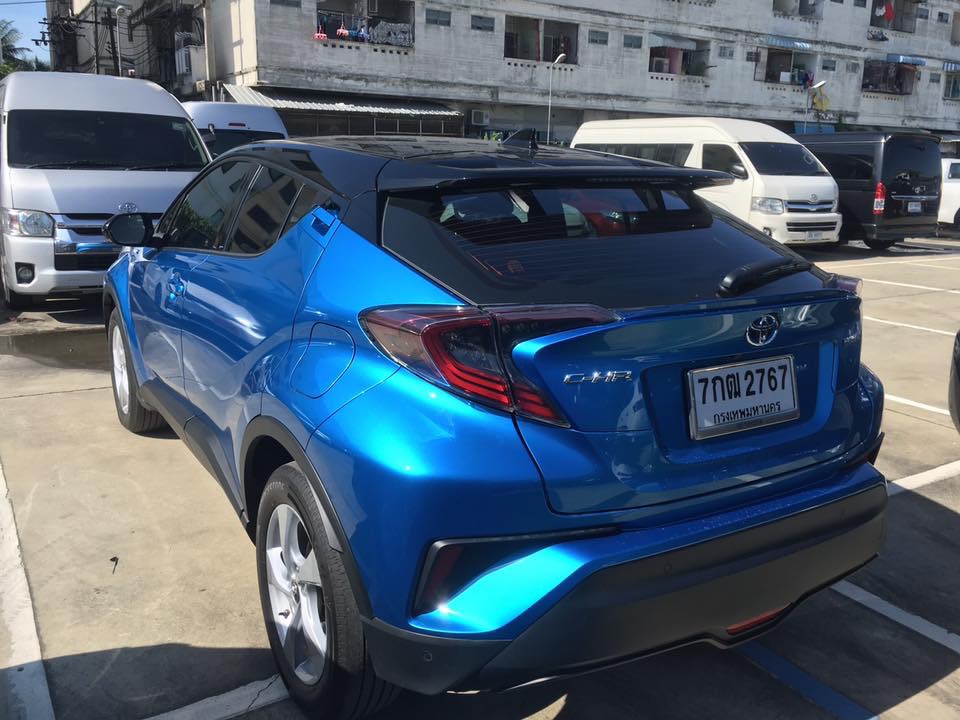 Toyota C-HR ปี 2018 สีน้ำเงิน