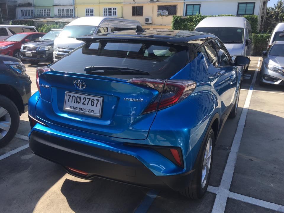 Toyota C-HR ปี 2018 สีน้ำเงิน