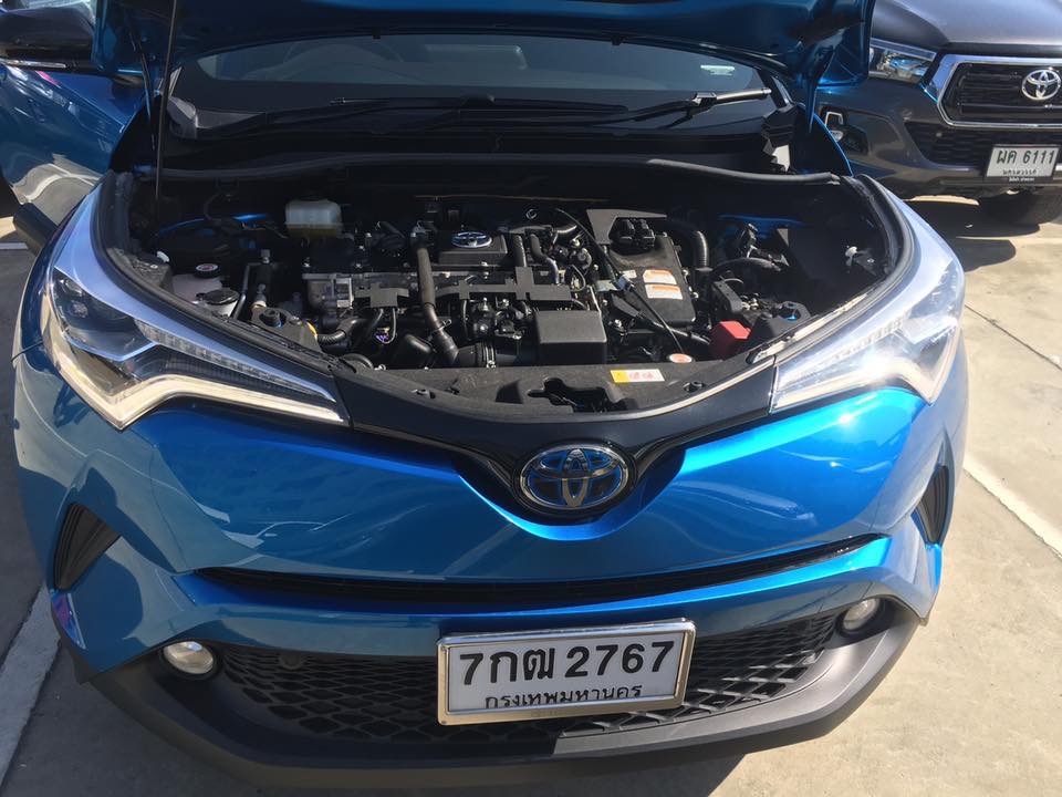 Toyota C-HR ปี 2018 สีน้ำเงิน