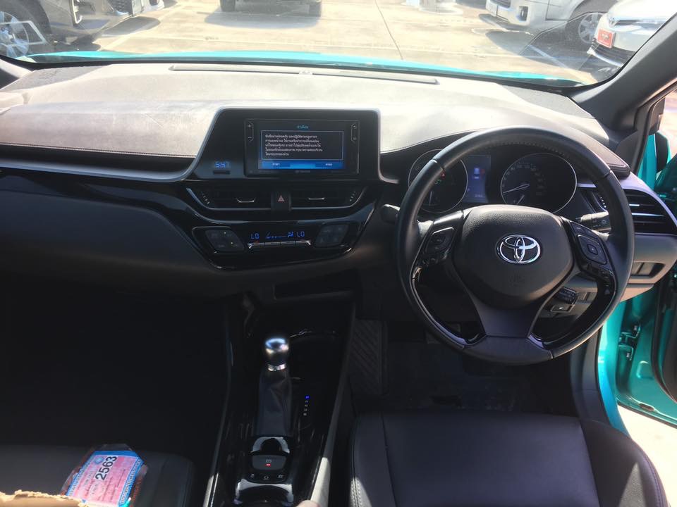 Toyota C-HR ปี 2018 สีเขียว (รูปที่ 9)