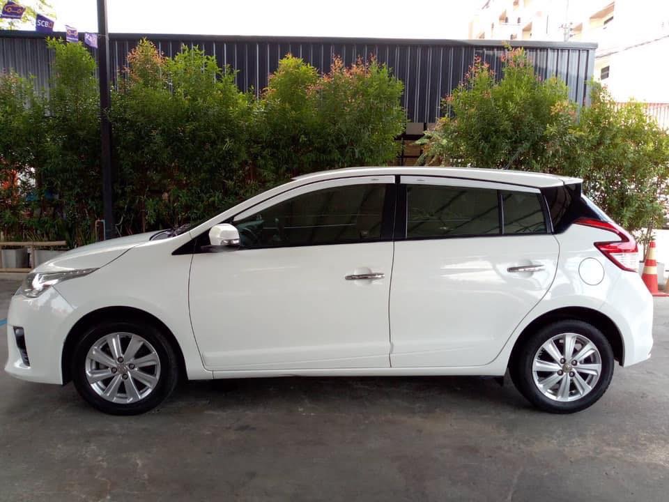 Toyota Yaris ปี 2014 สีขาว (รูปที่ 3)