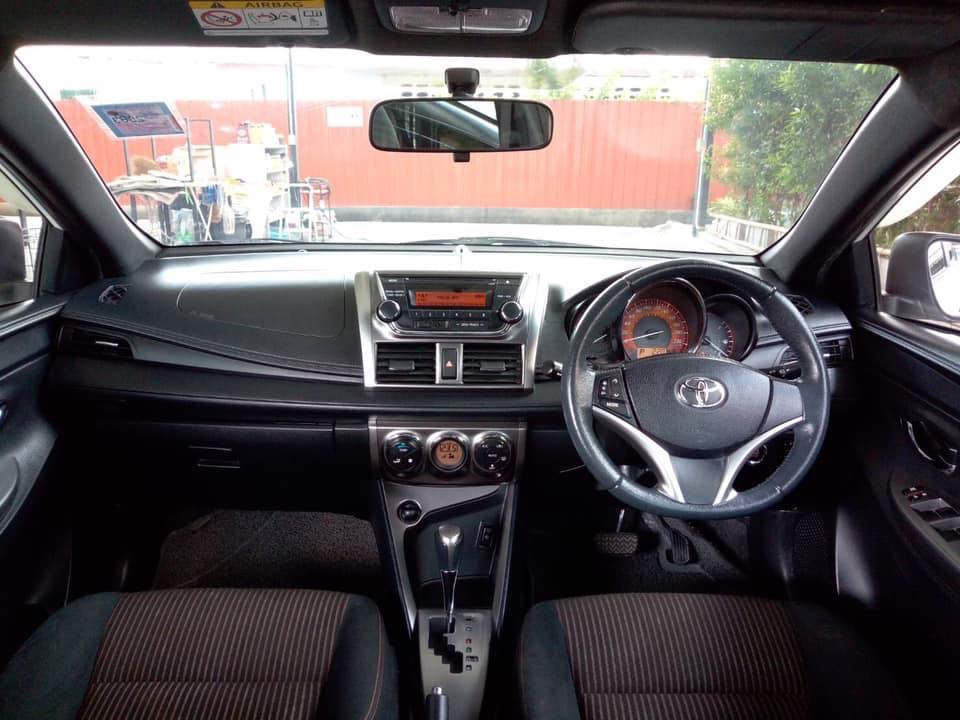 Toyota Yaris ปี 2014 สีขาว (รูปที่ 8)