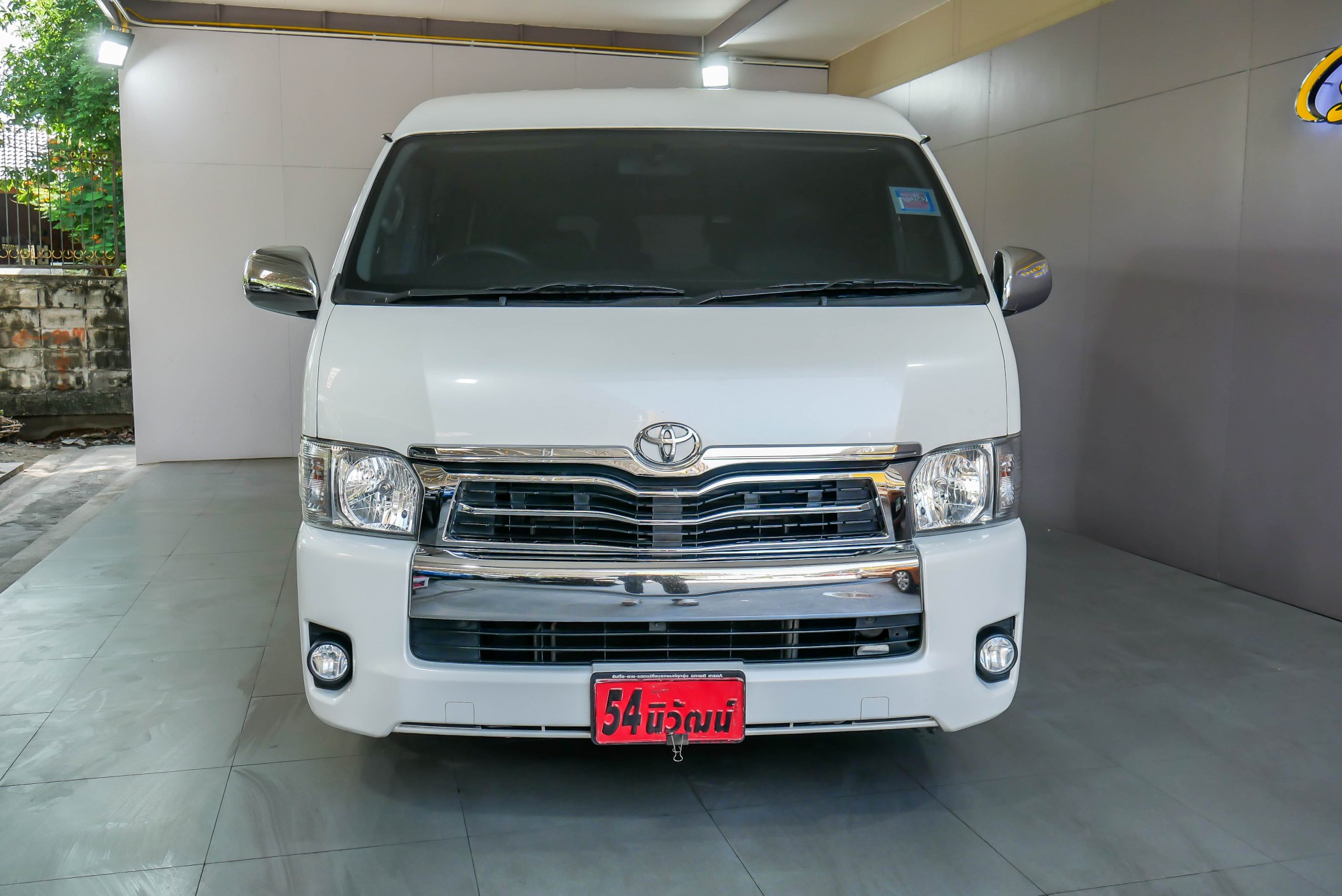 TOYOTA VENTURY 3.0 G AT ปี 2015 สีขาว