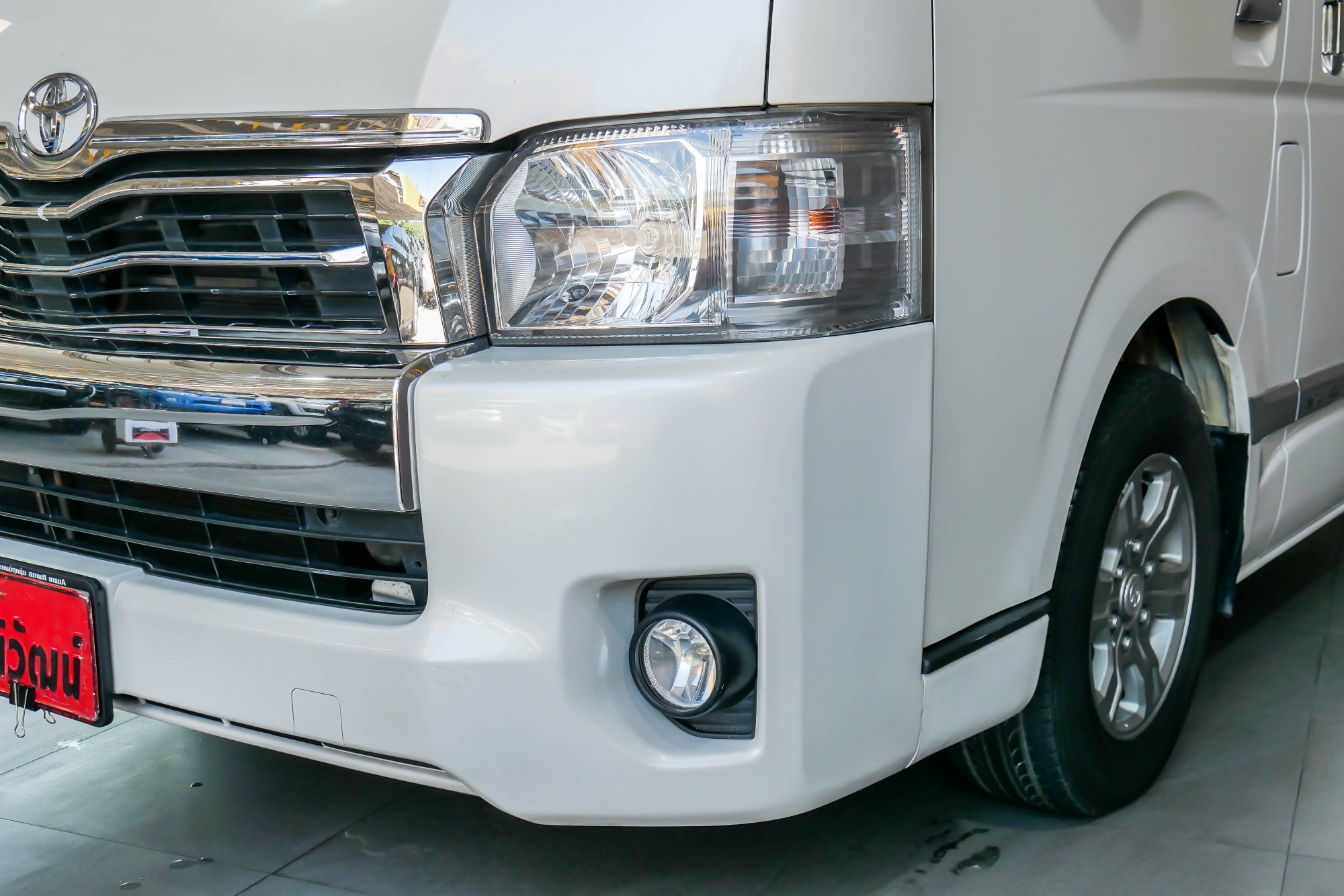 TOYOTA VENTURY 3.0 G AT ปี 2015 สีขาว (รูปที่ 4)