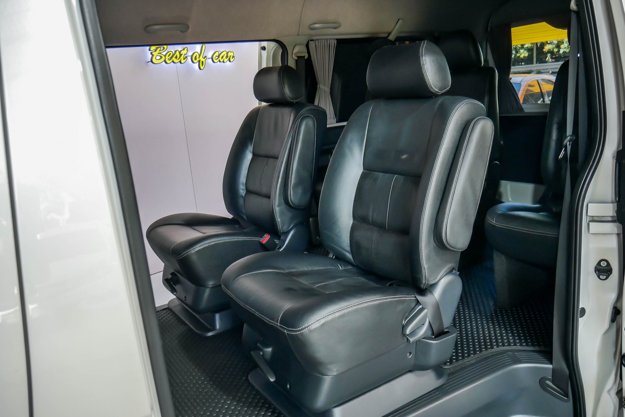 TOYOTA VENTURY 3.0 G AT ปี 2015 สีขาว (รูปที่ 18)