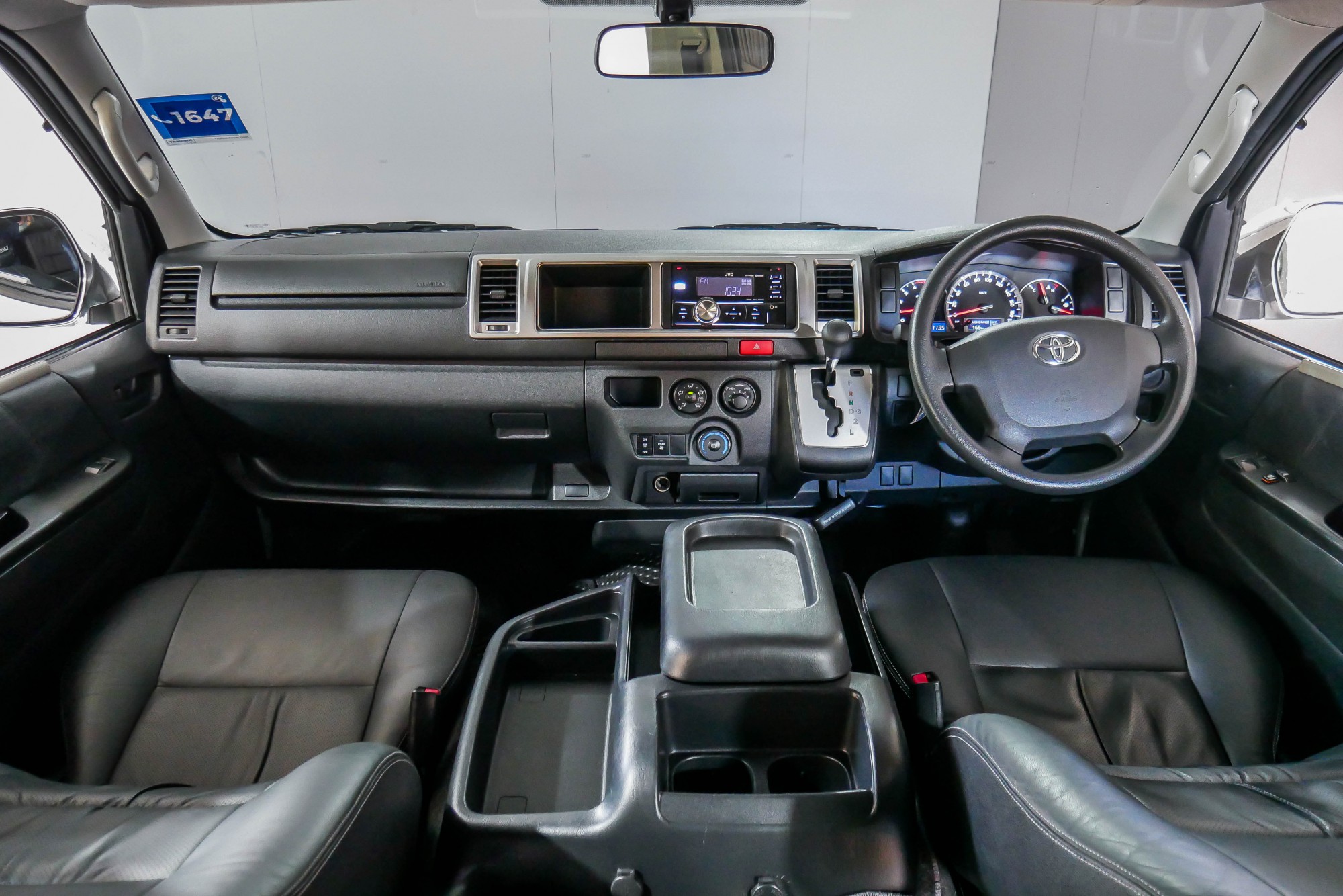 TOYOTA VENTURY 3.0 G AT ปี 2015 สีขาว (รูปที่ 6)