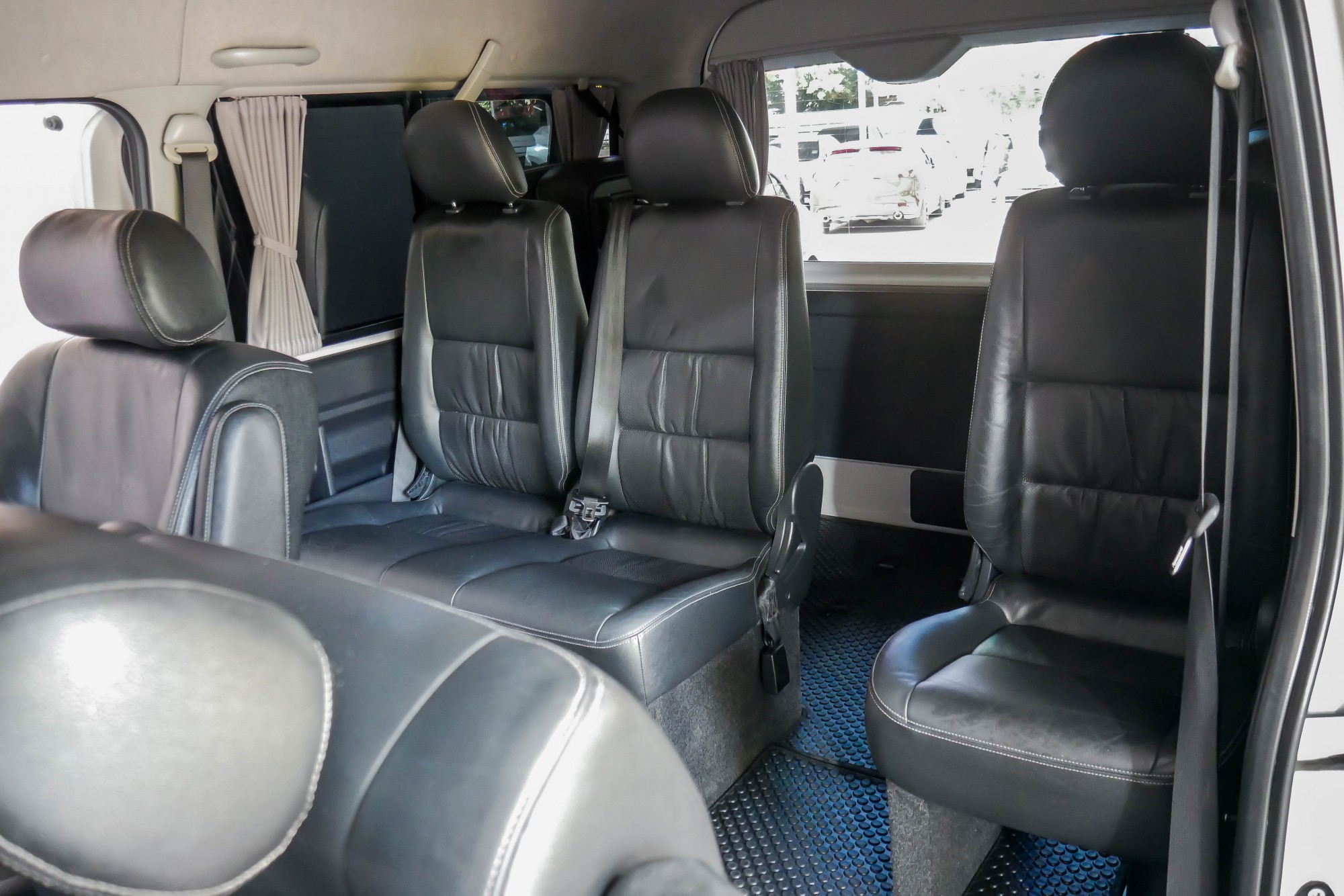 TOYOTA VENTURY 3.0 G AT ปี 2015 สีขาว (รูปที่ 19)
