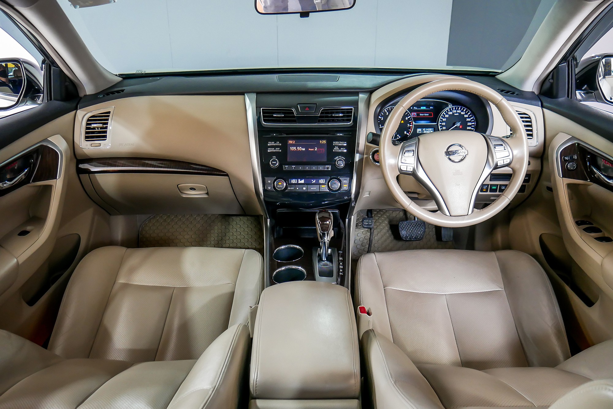 NISSAN TEANA 2.0 XL AT ปี 2015 สีขาว (รูปที่ 5)