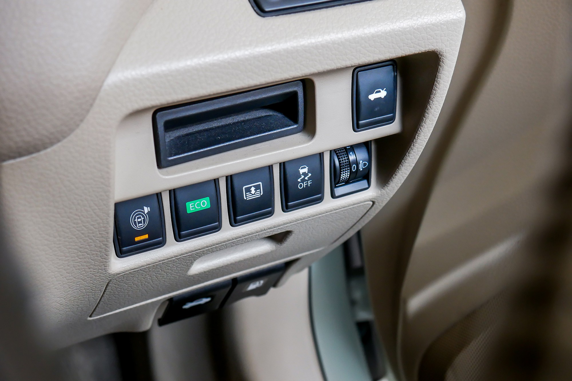 NISSAN TEANA 2.0 XL AT ปี 2015 สีขาว (รูปที่ 10)
