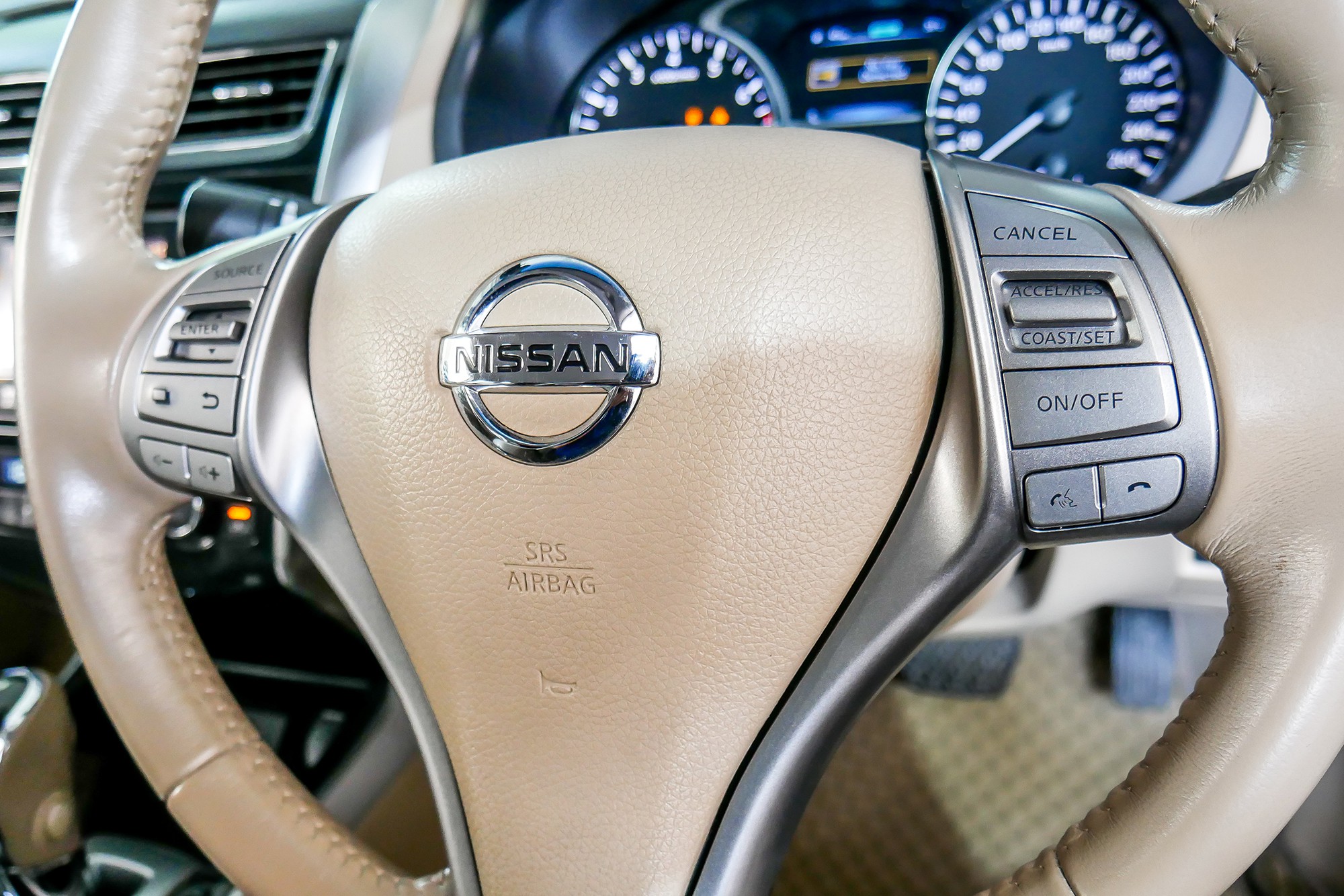 NISSAN TEANA 2.0 XL AT ปี 2015 สีขาว (รูปที่ 13)